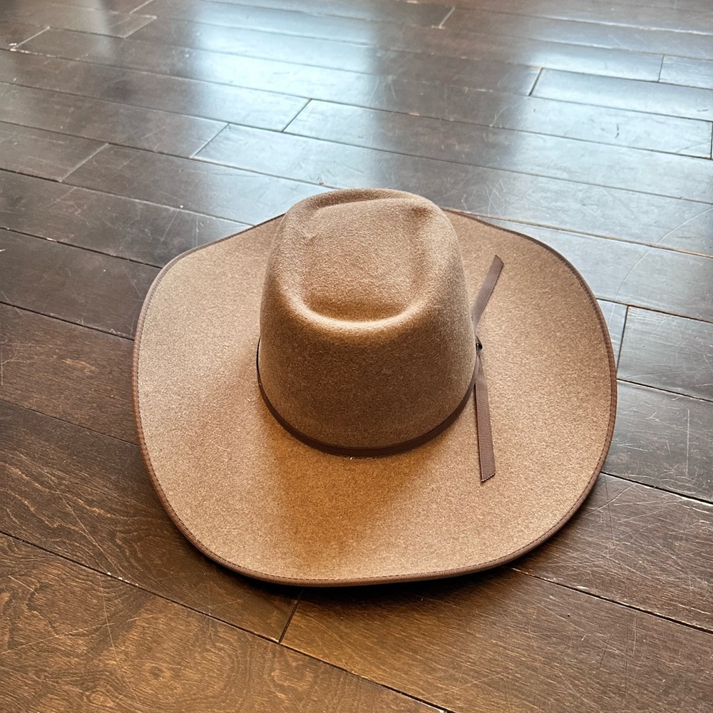 Elegant Tan Western Hat